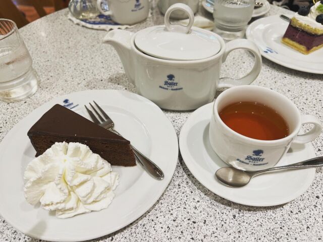 コロナ感染症が蔓延して
ずっと会っていなかった
大好きな人との再会❤️

この3年間のことを
お互いシェア✨
好奇心旺盛なところ
学びを続けているところ
感じていたこと
これからのこと
価値観ピッタリで話が弾み楽しい有意義な時間を過ごしました🍀✨💕

素敵な出会いに感謝❤️❤️
ありがとう💕

#再会 
#価値観 
#管理栄養士 
#福岡県